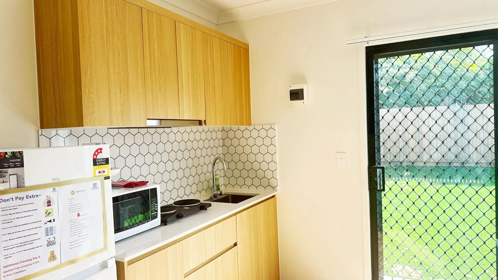 Modern Cozy New-Build Studio Haven With Free Parking 0*, Kuraby